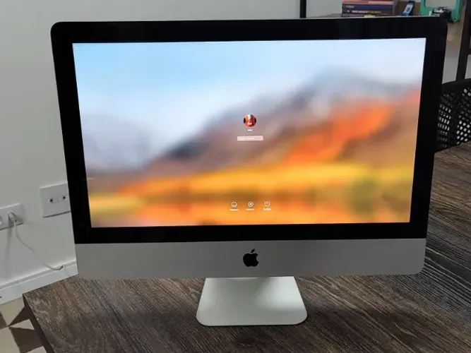 iMac 21" Mid 2010 i3 3.06 GHz *1001*