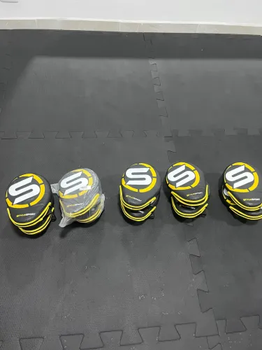 Kit com 10 Pads de Chute e Soco Profissionais - Como Novos