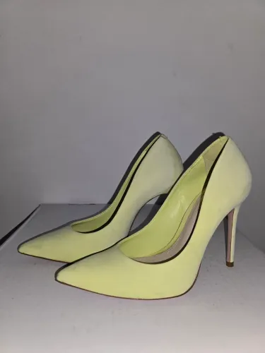 Scarpa amarelo Schutz