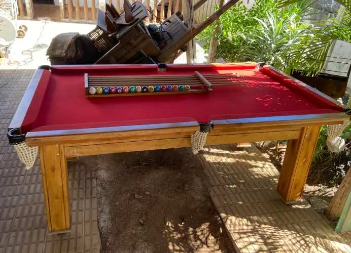 Mesa de Sinuca 2,20m x 1,30m