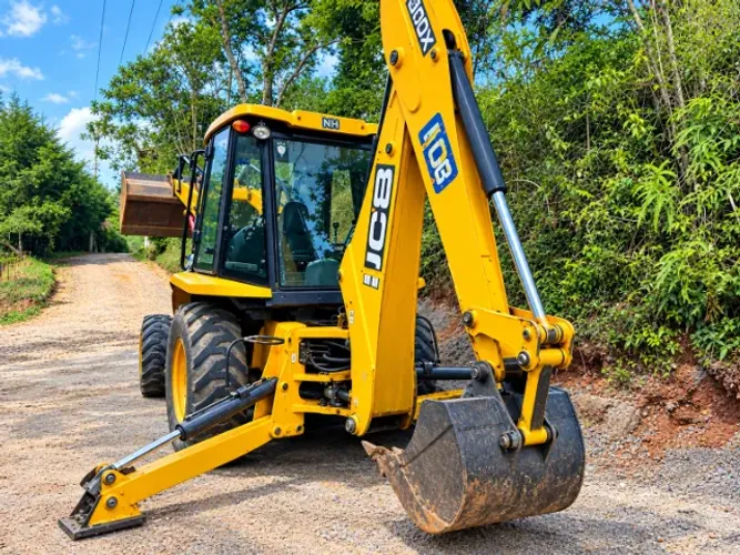 Retroescavaderia JCB 3CX 2017