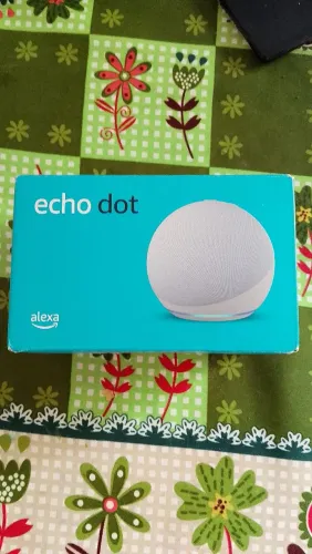 Vendo uma Alexa Nova na caixa.