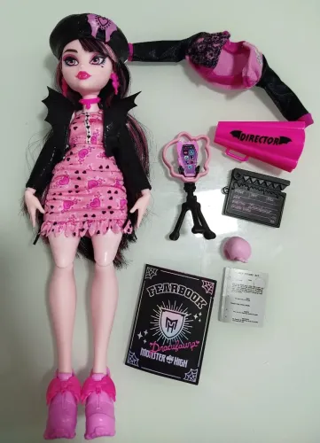 Monster High Draculaura Fearbook