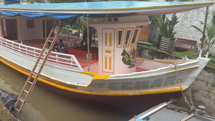 V Barco para transporte de açaí 