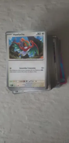Lote com 117 cartas pokemon de 4 coleçoes e 19 codigos TCG de brinde