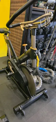 Bike Spinning Profissional Life Fitness Lifecycle GX - Magnética