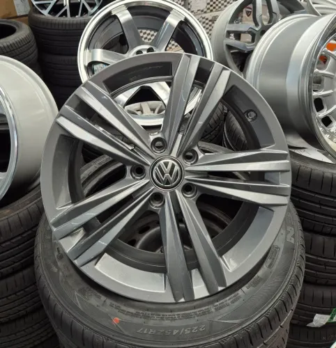 Jogo de rodas jetta R line aro 17 originais 