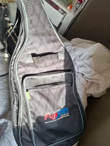 Capa Bag Guitarra Fujisom (Com alça de mochila) - Conservada