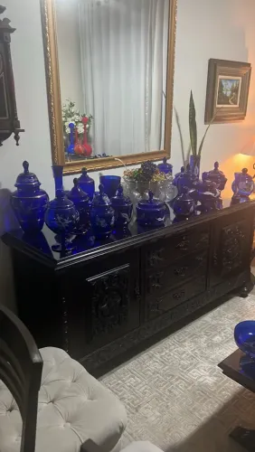 Peças em azul cobalto a partir de 350 a unidade