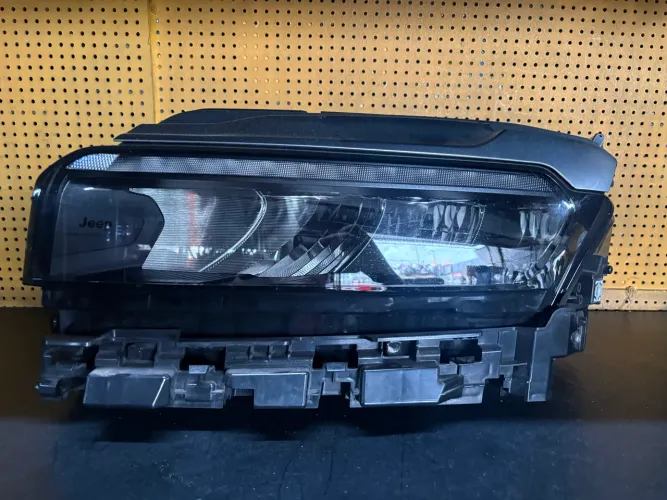 Farol Esquerdo Jeep Commander 2023