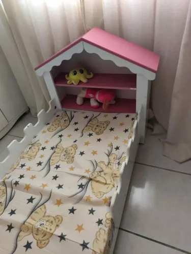 Cama casinha para  criança c/ colchão 