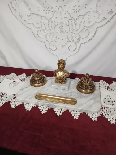 Antigo Tinteiro de Bronze e Marmore