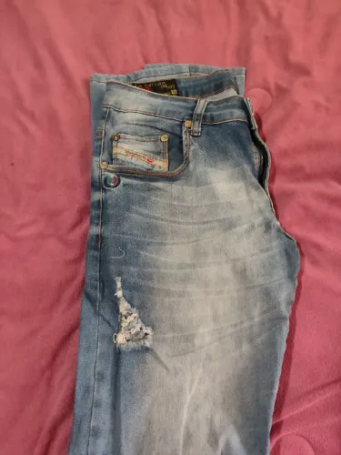 Vendo Calça jeans masculina Diesel.