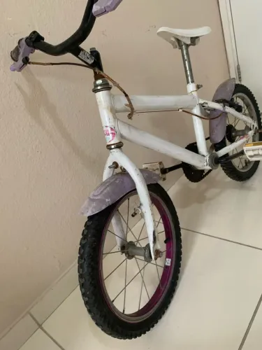 Bicicleta aro 16 pneus novos