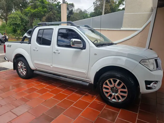 Nissan Frontier SL CD 4X4 2.5tb Diesel AUT 2015