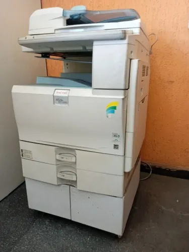 Impressora Ricoh Aficio MPC 2051 usada
