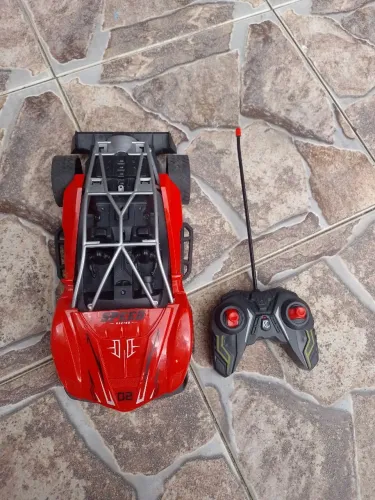 Carrinho de corrida com controle