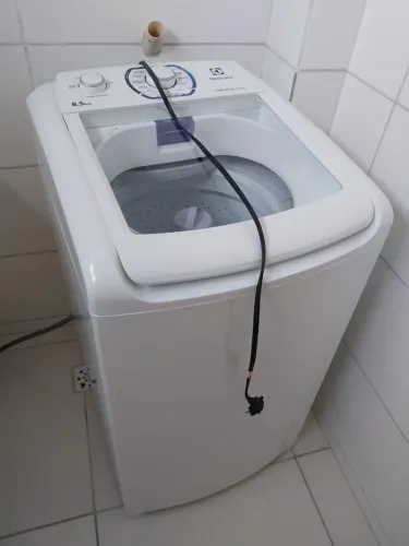 Máquina de lavar semi-nova
