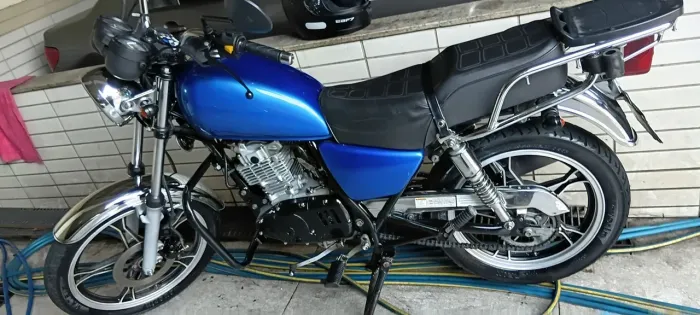 Suzuki Intruder 125 ano 2012