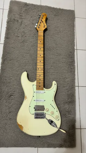 Guitarra Tagima Modificada