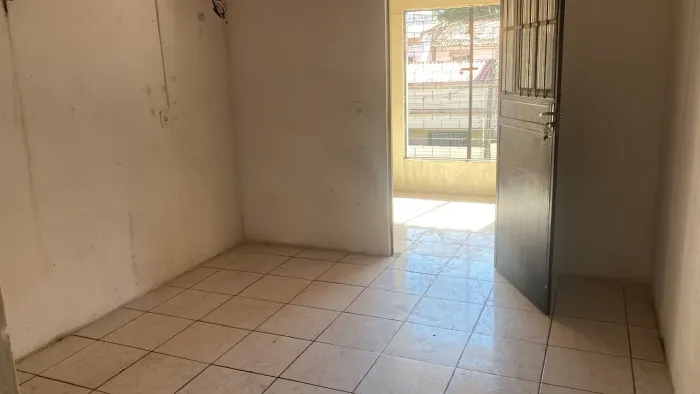 Alugo caso em cima