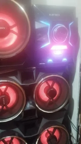 Estou vendendo esse som da marca Sony 