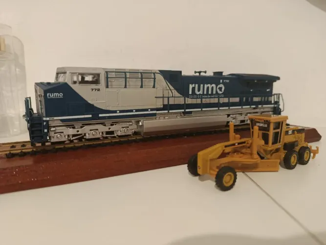 Motoniveladora Caterpillar ho 1/87