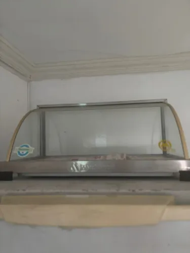 ESTUFA REFRIGERADA - PARA MANTER ALIMENTOS FRIOS - USADA