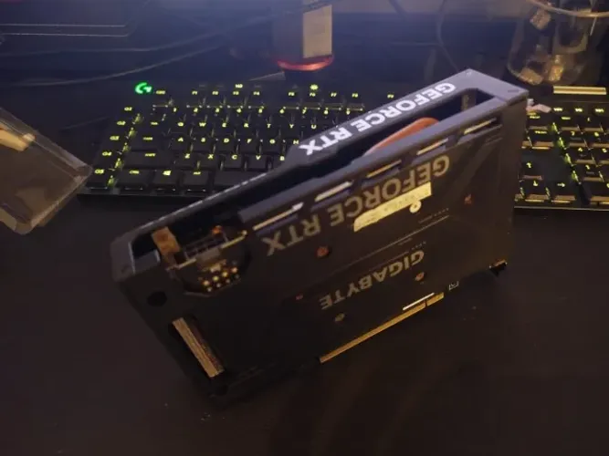 GTX 4060 Gigabyte ---COM DEFEITO--- R$ 1.300
