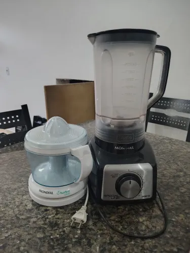 Vendo liquidificador e espremedor de laranja em ótimo estado R$100