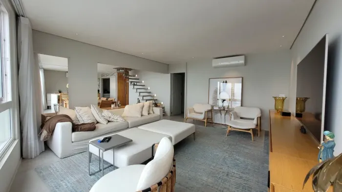 Imóvel à venda, 3 dormitórios, 100% reformado, Beira Mar Norte