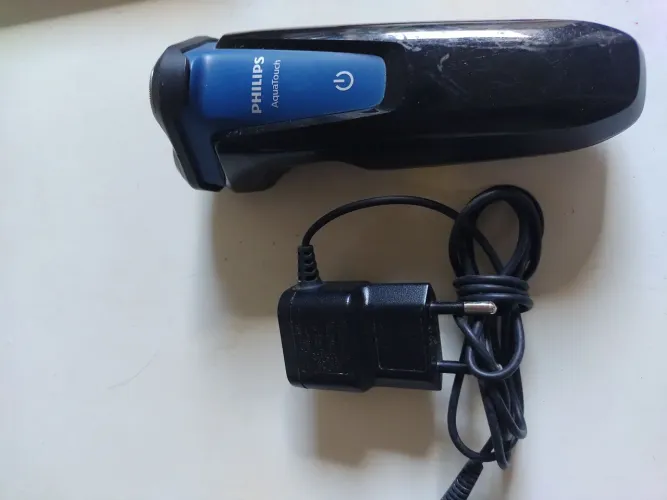 Maquina de barbear philips aquatouch 220 v