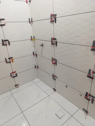 Pedreiro de porcelanato