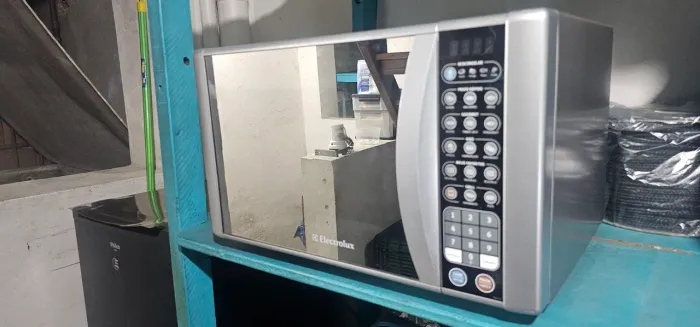 Micro-ondas Electrolux com Grill