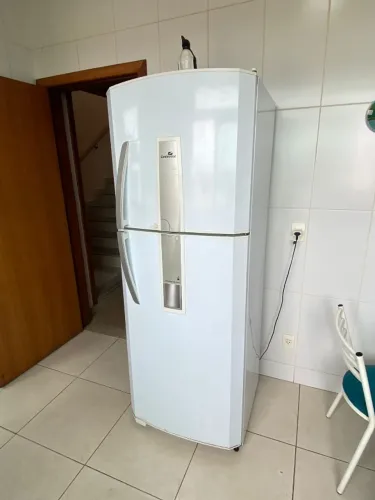Geladeira Continental Duplex 467L 127V - Gelando e com dispenser de água