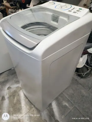 Máquina de lavar roupa Electrolux 8 kilos super conservada