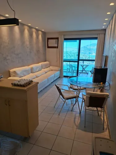 Apartamento de alto padrão com vista espetacular para uma das ilhas mais icônicas da Costa