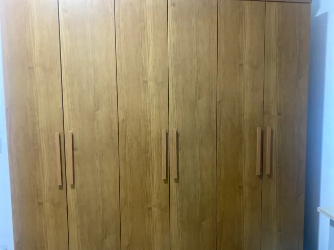 Armário 6 portas ainda na garantia