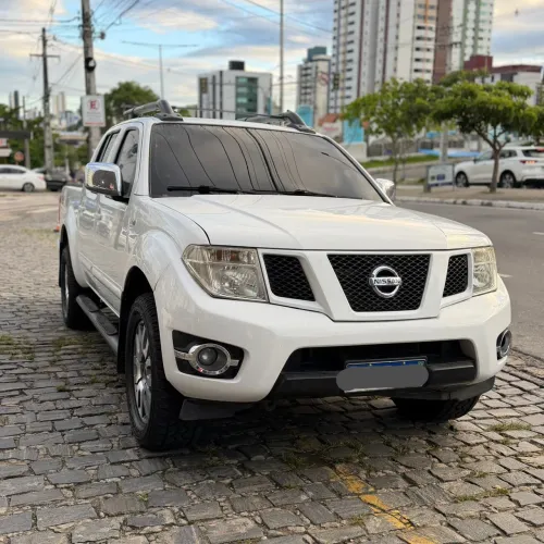 Nissan Frontier SL CD 4X4 2.5tb Diesel AUT 2014