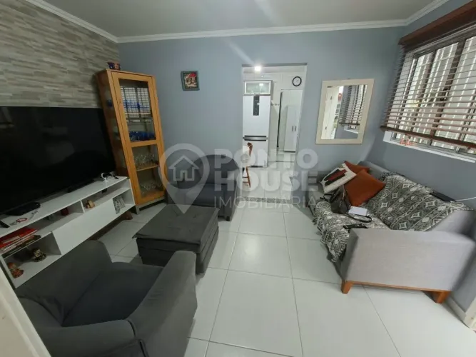 Casa assobradada à venda, 136m², 3 dormitórios, no bairro Vila Fachini
