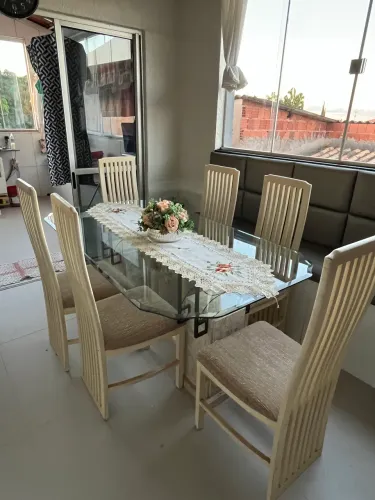 Mesa e cadeiras para sala de jantar 