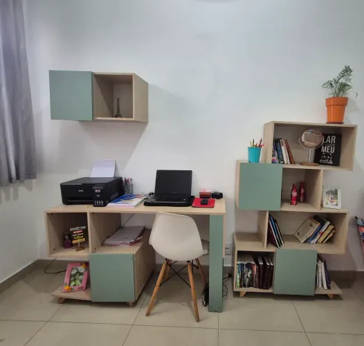 Conjunto com 3 peças para escritório com escrivaninha, estante e prateleira.