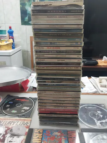 44 CDS ORIGINAIS Raros Internacionais Diversos.