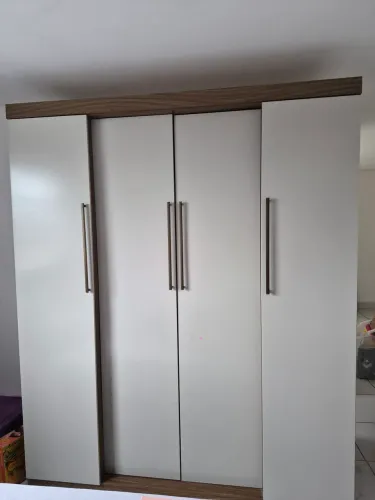 Guarda roupa 4 portas