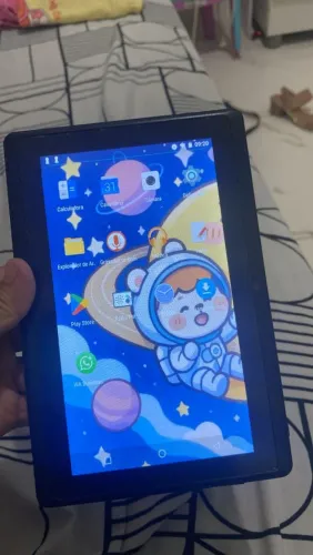 tablet infantil com apenas 3 meses de uso, ideal para jogos infantis
