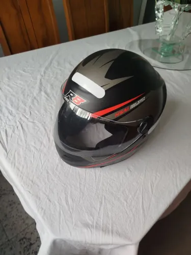 Capacete
