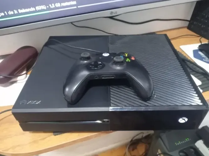vendo xbox one fat 900 Gigas HD + controle original