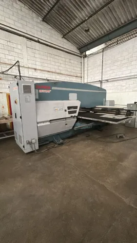 Puncionadeira CNC DURMA TP9 125 Ton com Ferramentas
