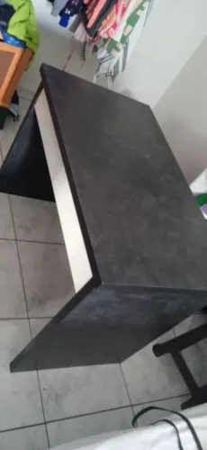 Mesa com gaveta 