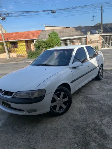 Chevrolet Vectra CD 2.2 16V / 2.0 16V Mec./aut. 1999